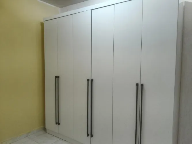 Guarda Roupa/Armário branco, usado 6 meses, 2,40x0,60x2,37 6 gavetas, excelente estado.