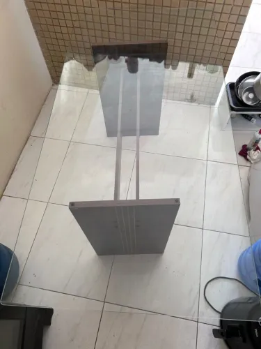 Mesa De Vidro 6 Lugares! Motivo Da Venda: Apartamento Pequeno Acabou tomando muito espaço.