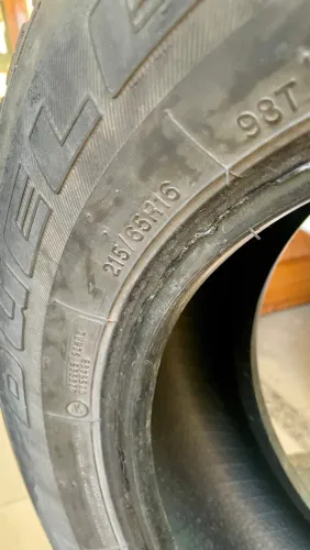 04 PNEUS BRIDGESTONE - ARO 16 215/65