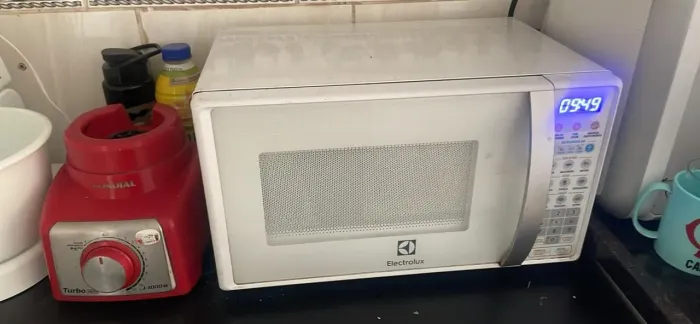 Microondas eletrolux com defeito