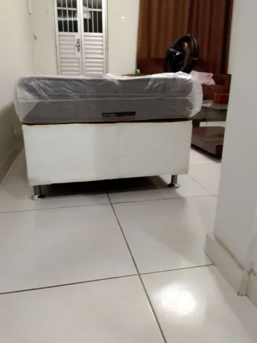 Vendo uma cama de solteiro motivo comprei uma de casal
