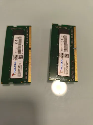2 pentes 8 GB DDR4 3200 MHz ADATA reservado