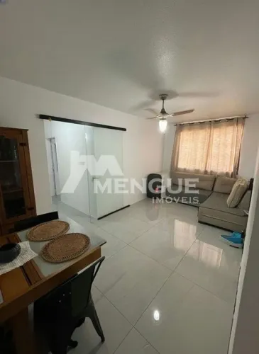 Apartamento com 2 quartos e 57m² à venda em Humaitá, Porto Alegre.