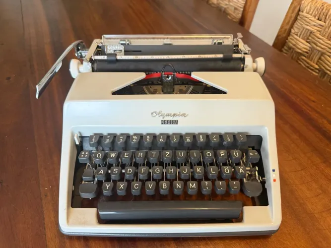 Máquina de escrever Olympia