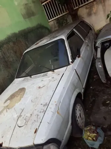 Doação SUCATA carro inteiro Belina gasolina Ano 1996