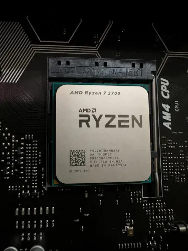? PROCESSADOR AMD RYZEN 7 2700 ?