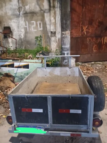 Carretinha Reboque em Excelente Estado - Pronta para Uso!