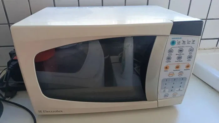 Microondas Electrolux - 110V - ótimo estado