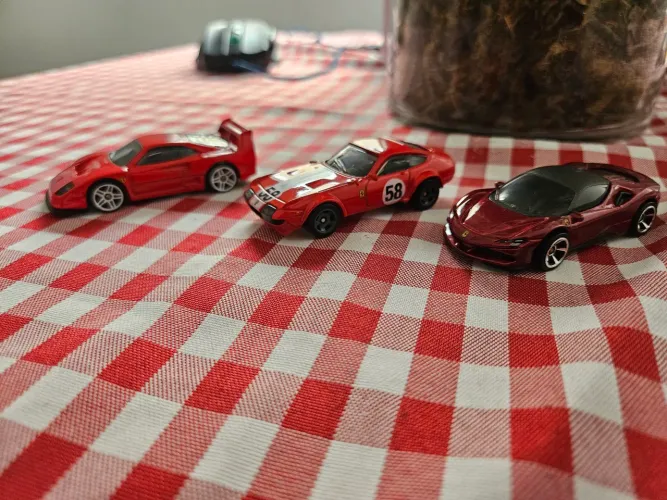 3 Ferraris Hotwheels