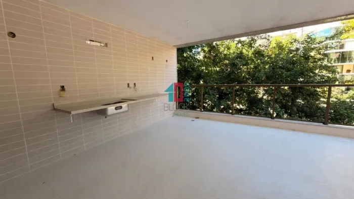 Recreio dos Bandeirantes | Apartamento 3 quartos, sendo 2 suites