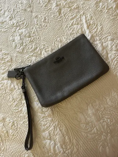 small wristlet da marca coach