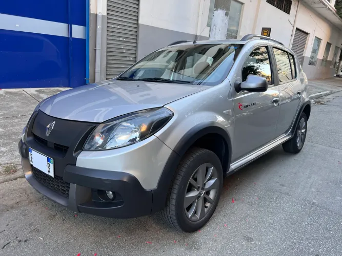 Renault Sandero Stepway Hi-f. R. Curl 1.6 16V 5P 2012