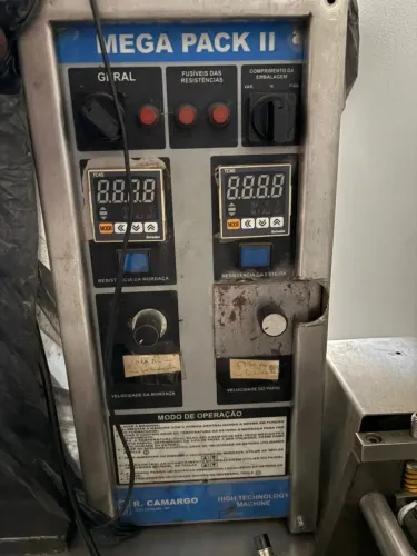 MÁQUINA EMBALADORA DE PICOLÉ