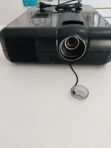 Vendo Projetor Bivolt. Passo cartão dinheiro ou pix