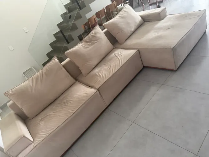 Sofá com chaise 3 lugares 