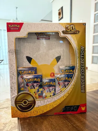 Pokémon TCG: 30th Binder Collection - Inglês - Edição 30 anos - ING - Fichário