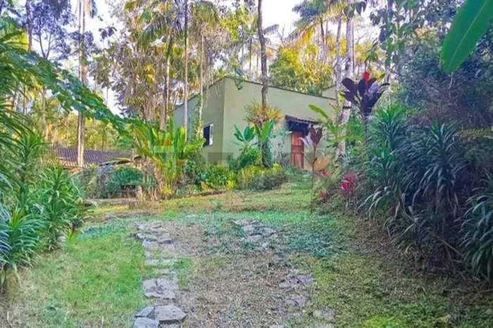 Casa para alugar na Fazendinha Alto do Penedo - RJ