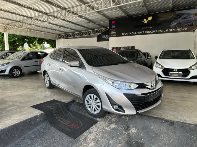 Toyota Yaris XL Sedan 1.5 Flex 16V 4P Mec. 2020
