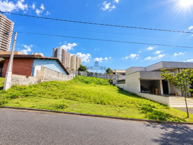 Terreno em Condomínio - Condomínio Vivant - Urbanova - 451m².