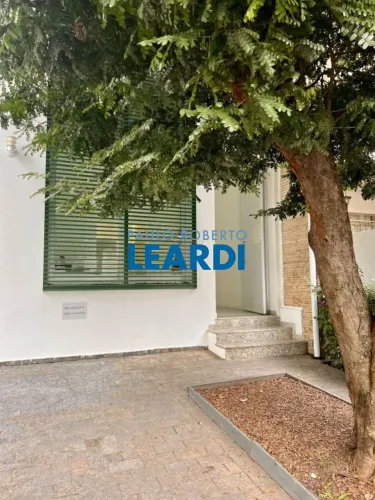 CASA ASSOBRADADA - PINHEIROS - SP