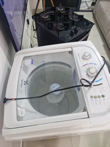 Lavadora de Roupas Electrolux e Fogão Atlas