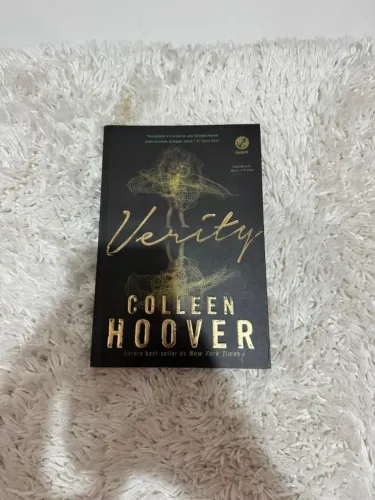 Verity Colleen Hoover 