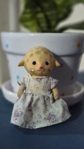 ? Sylvanian Families Ovelhinha - Com Roupinha (Leia descrição)