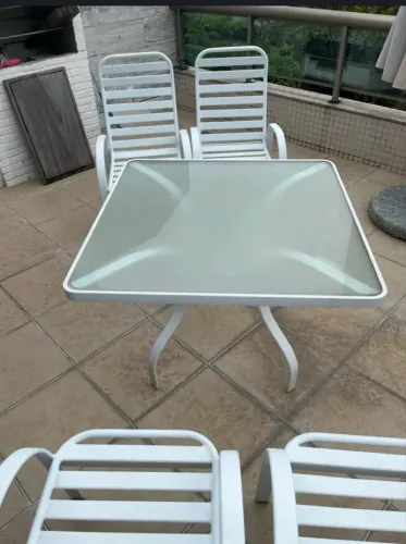 MESA COM 6 CADEIRAS ( ÁREA EXTERNA )