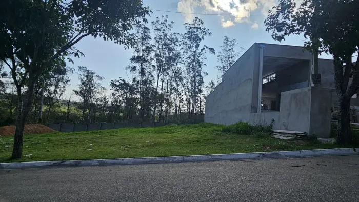 Excelente terreno à venda no condomínio Mont Blanc em Itu, SP com 350m² de área total e ót