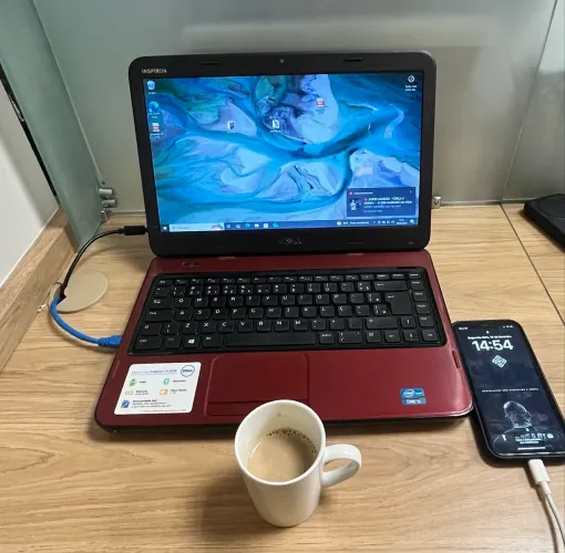 Nootbook DELL 4GB  ssd100GB 