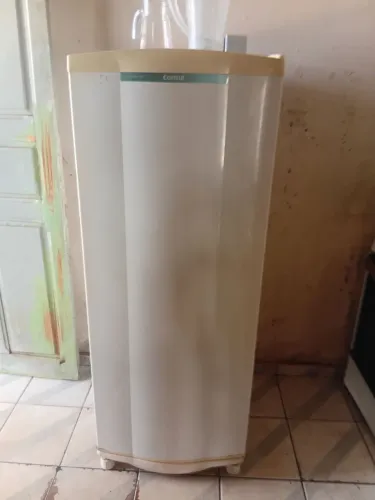 vendo geladeira consul bem conservada 220w