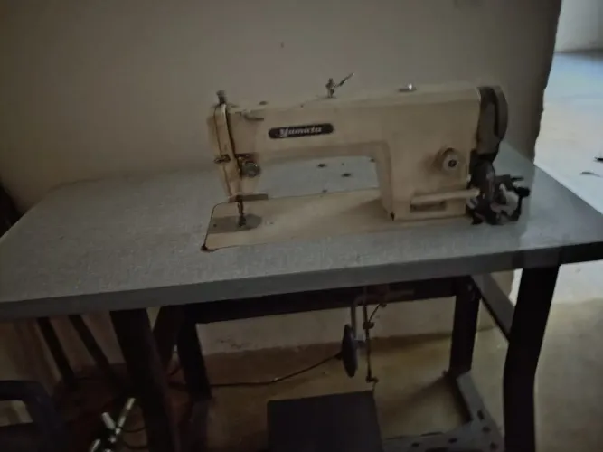 Máquina de costura industrial 