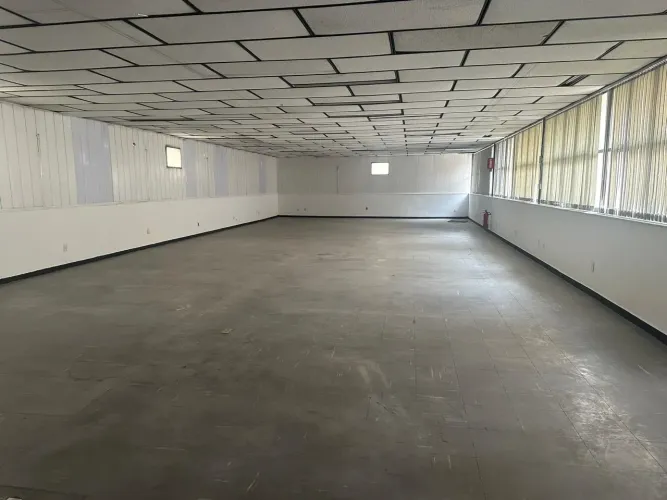 Andar para aluguel possui 270 metros quadrados no bairro Coração Eucarístico - Belo Horizo