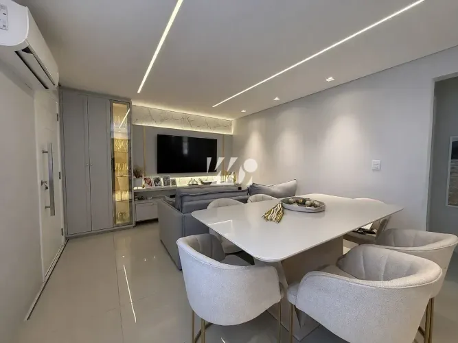 Casa 3 Quartos com Piscina por R$ 715.000,00 - Madri, Palhoça - SC