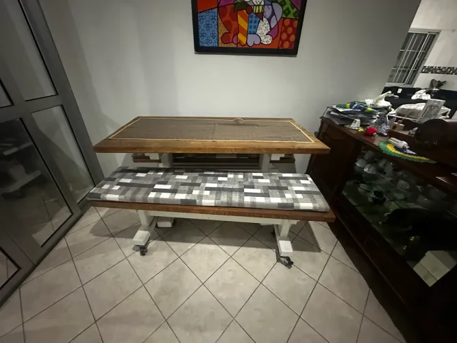 Mesa Rústica em Madeira Maciça