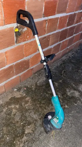 Cortador de grama elétrico