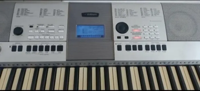 Teclado Yamaha-PSR E13