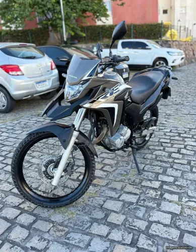 XRE 300 2024