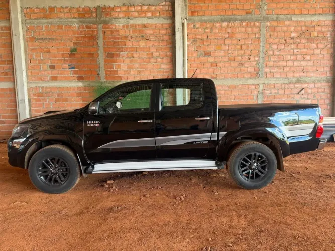 Toyota Hilux CD Limited 4X4 3.0 TDI Diesel Aut. 2015