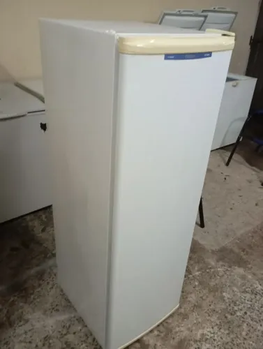 Freezer vertical SLIM