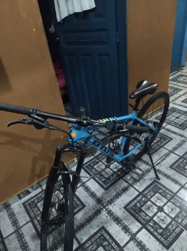 Bike lotus,aro 29 seme nova a venda ,pra sair logo negócio o valor ,só chamar.