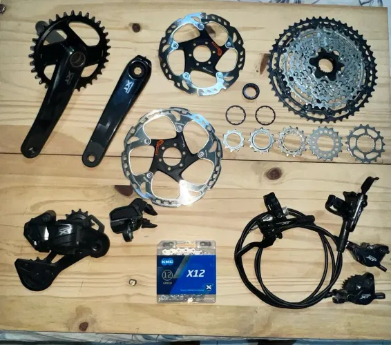 GRUPO COMPLETO DEORE XT DI2 COM 300 KM DE USO
