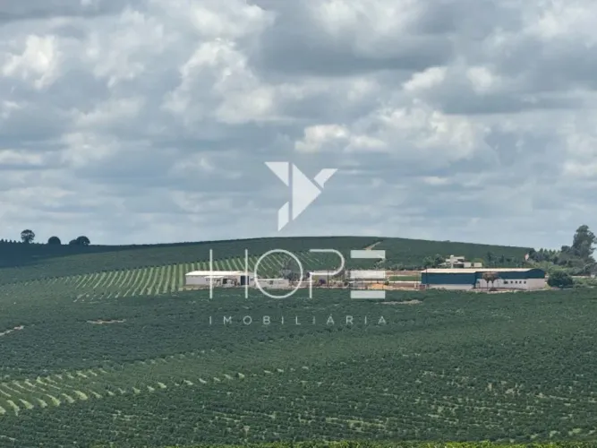Fazenda cafeeira à venda com 132 alqueires - 640 hectares - estrutura completa - São Sebas