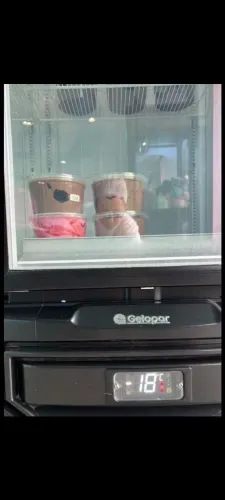 Vende-se esse freezer porta dupla, semi novo usei poucas vezes colocando so soverte.