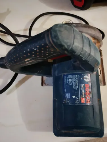 MAKITA+NÍVEL LASER 12 LINHAS