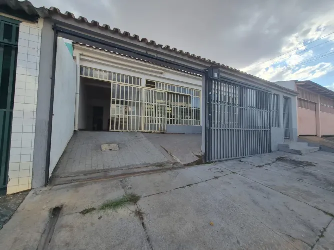 QNM 25 CASA 3 QUARTOS TODA NA LAJE + CASA FUNDOS 2 QUARTOS AC IMÓVEL NO JD.INGÁ/LUZIÂNIA
