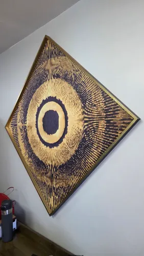 Quadro decorativo grande dourado e preto