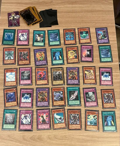Cartas Yu Gi Oh + Sleeves