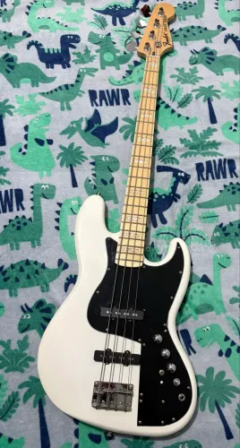 Contrabaixo Fender AAA+