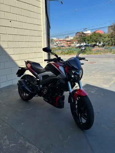 Bajaj Dominar 250 - Vermelha 